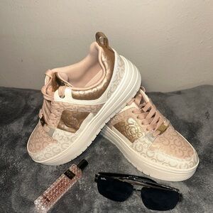 Stylish Women's Sneakers in Gold and Cream